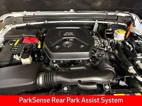 Used 2022 Jeep Wrangler Unlimited Sahara w/ Cold Weather Group image 18