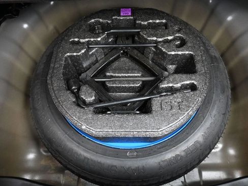 Used 2023 Hyundai Venue SE w/ Cargo Package image 22