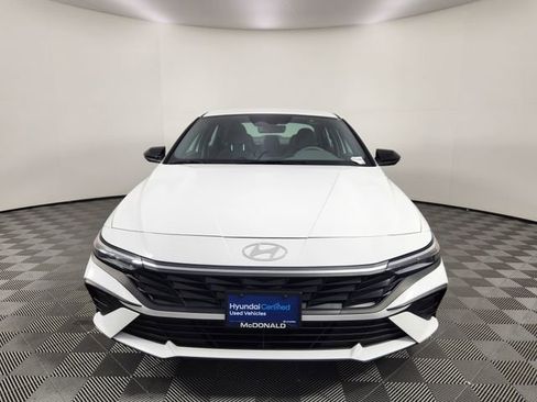 Used 2025 Hyundai Elantra SEL FWD image 7
