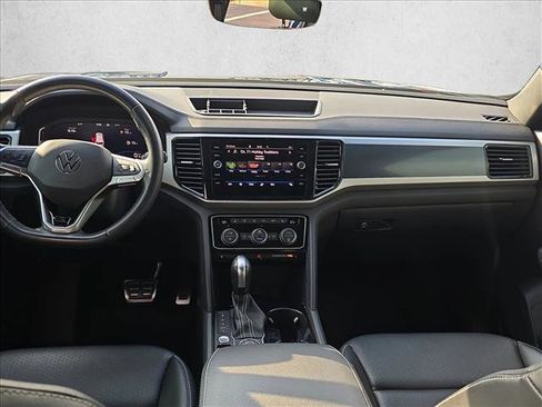 Used 2021 Volkswagen Atlas Cross Sport SEL R-Line w/ Cross Sport MDO Package image 17