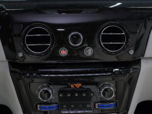 Used 2023 Rolls-Royce Phantom Sedan image 69