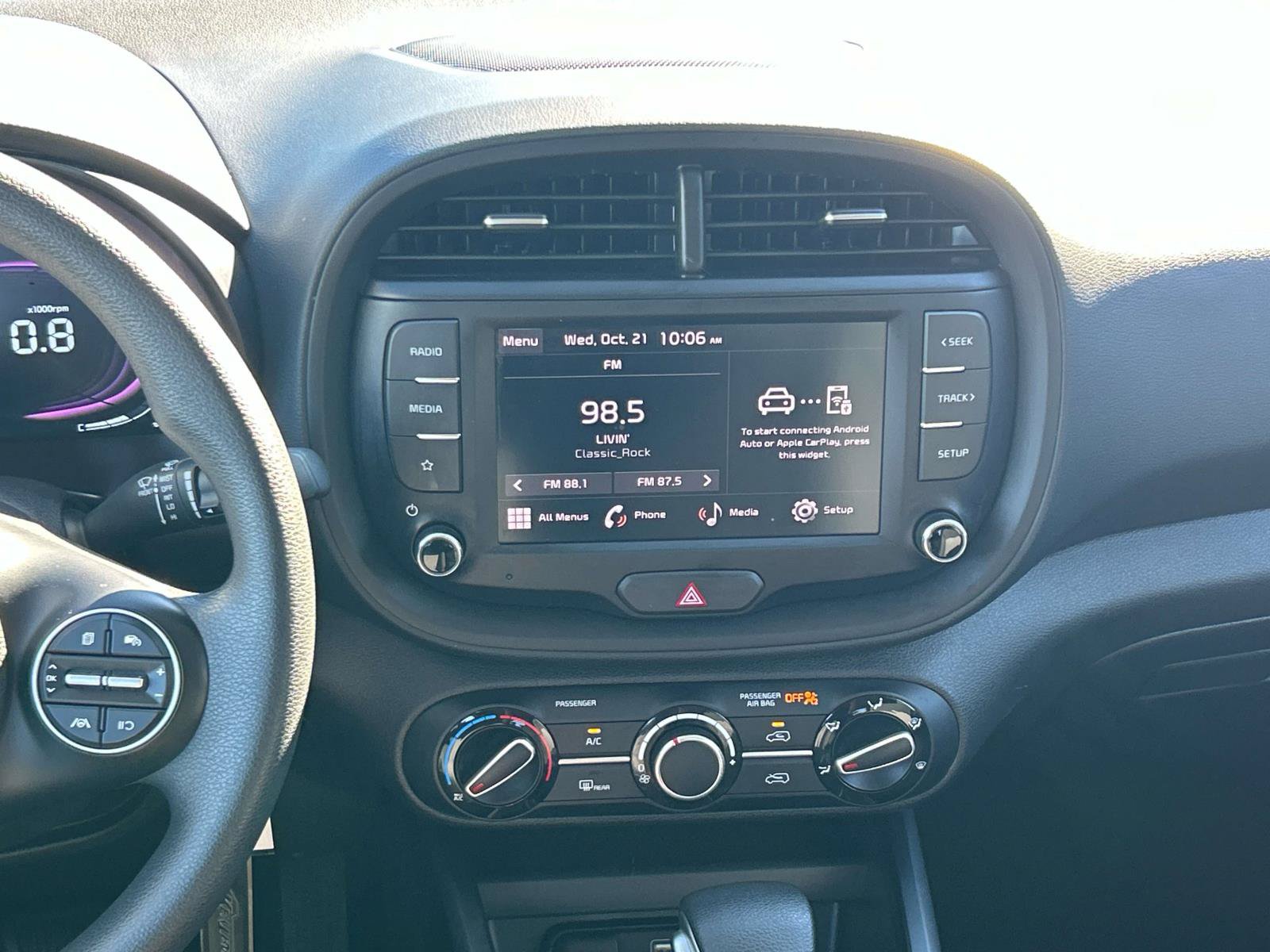 Used 2025 Kia Soul LX w/ LX Technology Package FWD image 14