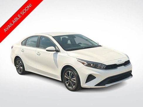 Used 2024 Kia Forte LXS FWD image 2