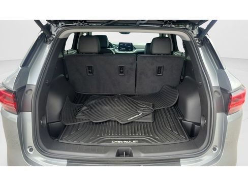 Used 2025 Chevrolet Blazer LT w/ Sound & Technology Package FWD image 9