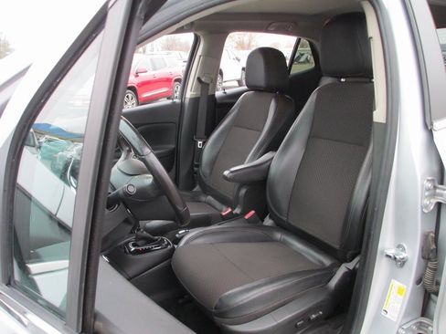 Used 2021 Buick Encore Preferred image 14