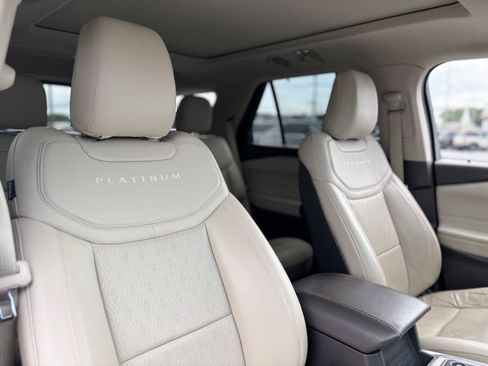 Used 2020 Ford Explorer Platinum w/ Premium Technology Package AWD/4WD image 21