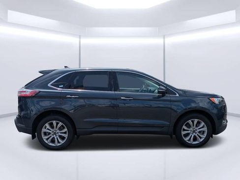 Used 2024 Ford Edge Titanium AWD/4WD image 2