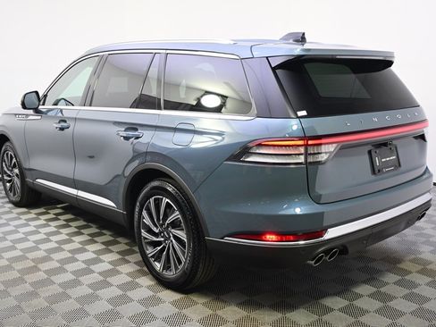 New 2026 Lincoln Aviator AWD image 3