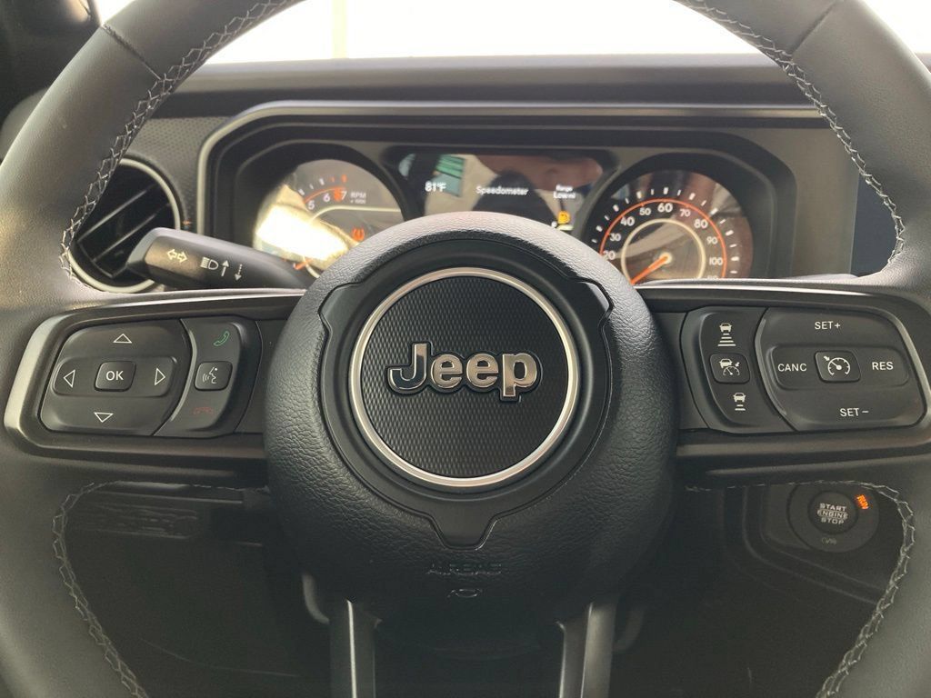 Used 2025 Jeep Gladiator Mojave w/ Convenience Group AWD/4WD image 17