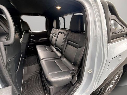 Used 2022 Nissan Frontier PRO-4X w/ Pro-4X Premium Package image 23