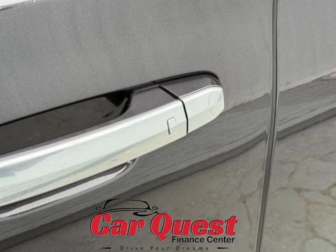 Used 2017 Cadillac Escalade Luxury AWD/4WD image 25