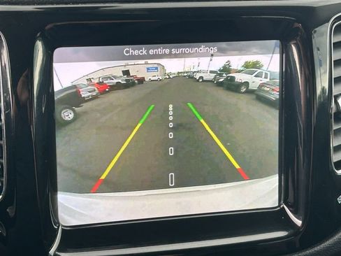 Used 2018 Jeep Compass Limited w/ Safe & Security Group AWD/4WD image 15