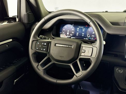 Used 2025 Land Rover Defender 110 X-Dynamic SE image 20