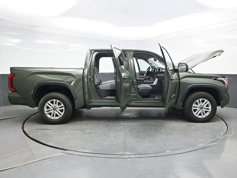 Used 2022 Toyota Tundra SR5 AWD/4WD image 45