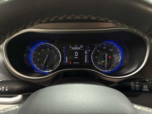 Used 2023 Chrysler Voyager LX FWD image 31