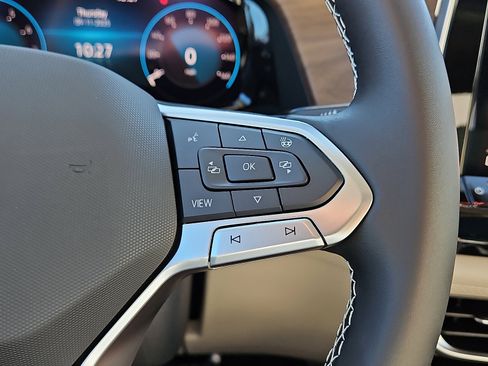 New 2026 Volkswagen Atlas SE image 18