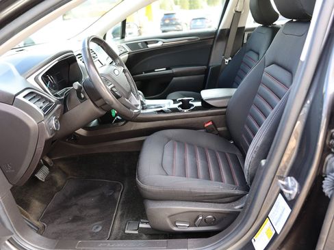 Used 2016 Ford Fusion SE image 16