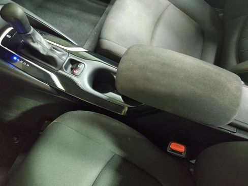 Used 2020 Toyota Corolla LE image 26