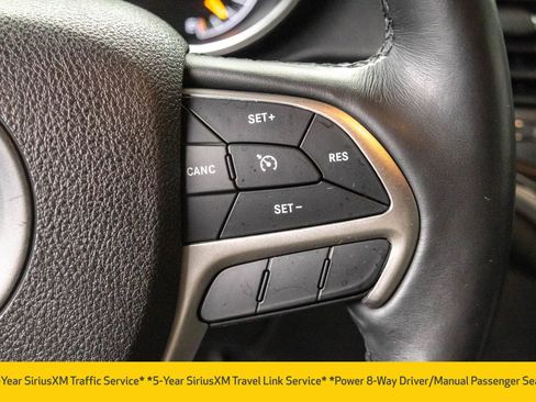 Used 2018 Jeep Grand Cherokee Altitude image 25