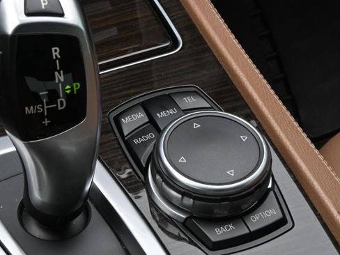 Used 2015 BMW 740Li RWD image 25