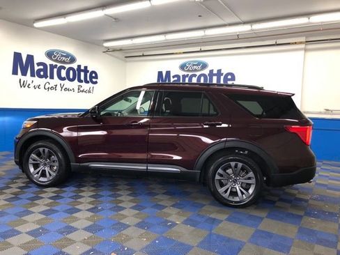 Certified 2022 Ford Explorer XLT w/ Equipment Group 202A image 2