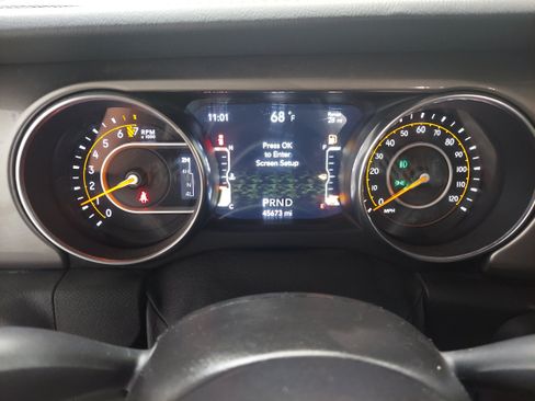 Used 2021 Jeep Wrangler Unlimited Sahara w/ Cold Weather Group AWD/4WD image 7