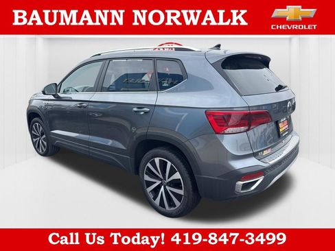 Used 2023 Volkswagen Taos SE FWD image 5