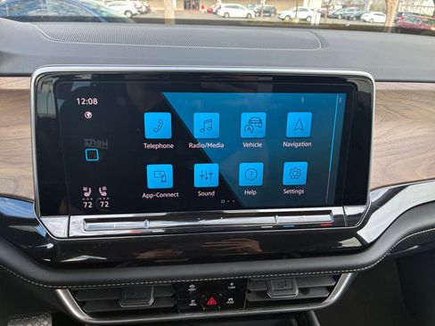 Used 2025 Volkswagen Atlas SE image 20