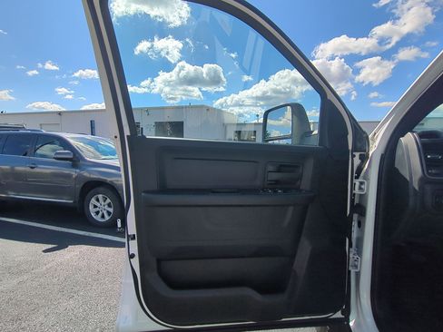 Used 2023 RAM 2500 Tradesman w/ Chrome Appearance Group image 22