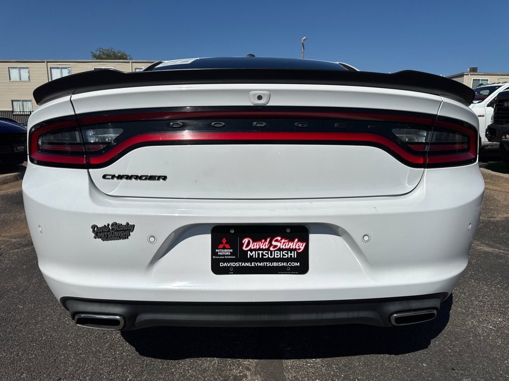 Used 2021 Dodge Charger SXT w/ Blacktop Package RWD image 5