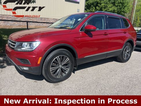 Used 2018 Volkswagen Tiguan SEL image 1