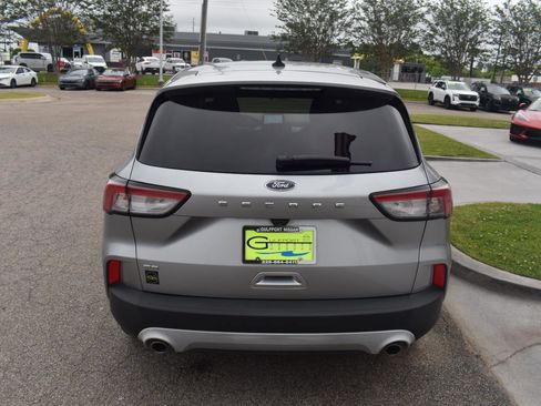 Used 2021 Ford Escape SE w/ Convenience Package FWD image 8