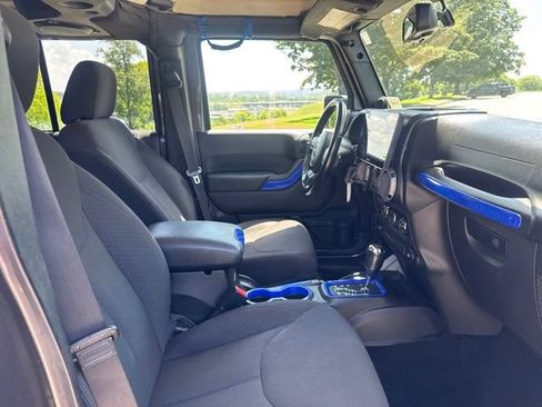 Used 2014 Jeep Wrangler Unlimited Sport w/ Quick Order Package 24S AWD/4WD image 11