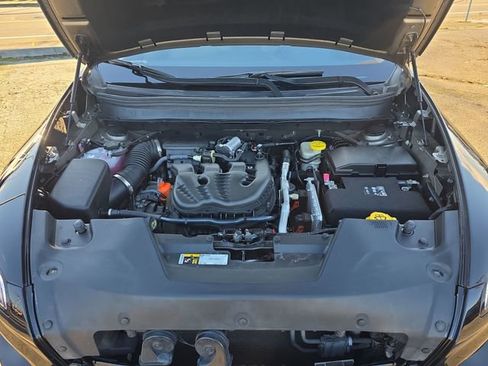 Used 2017 Jeep Cherokee Limited w/ Technology Group image 30