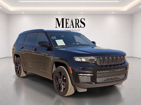 Used 2022 Jeep Grand Cherokee L Limited w/ Black Appearance Package AWD/4WD image 7