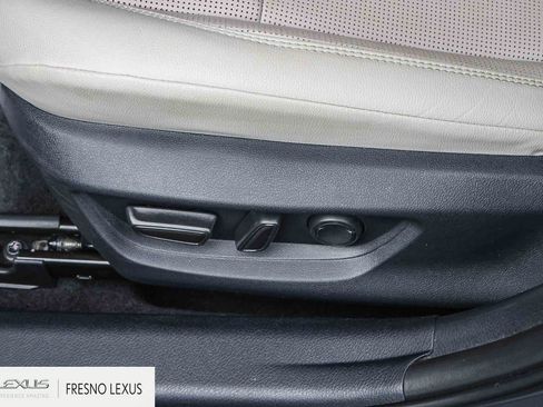 Used 2025 Toyota Camry XLE FWD image 21
