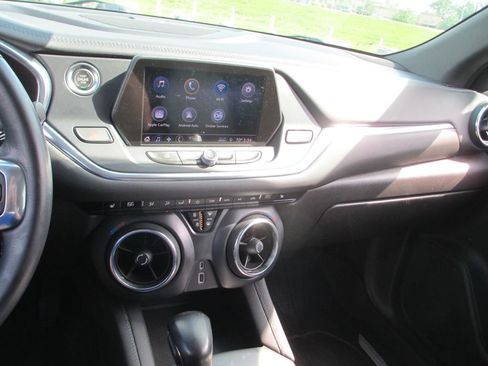 Used 2019 Chevrolet Blazer LT FWD image 24