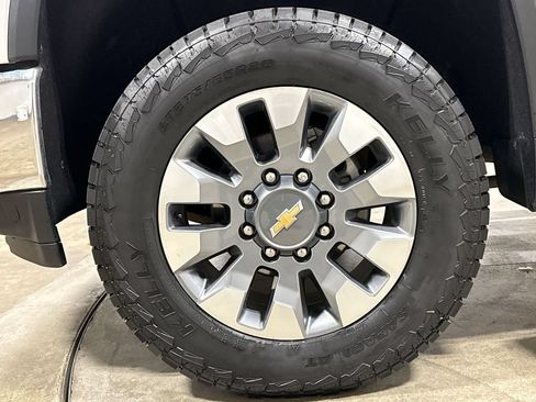 Used 2021 Chevrolet Silverado 2500 LT w/ Convenience Package AWD/4WD image 26