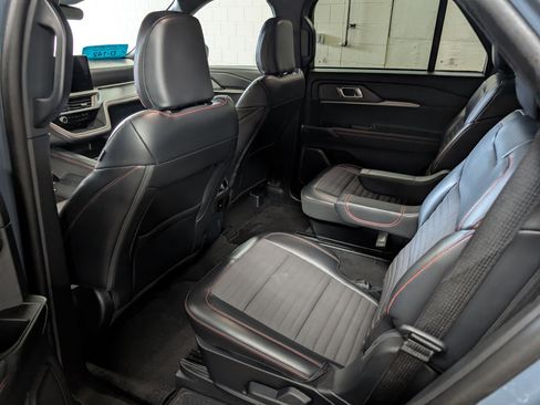 Used 2025 Ford Explorer ST-Line AWD/4WD image 9