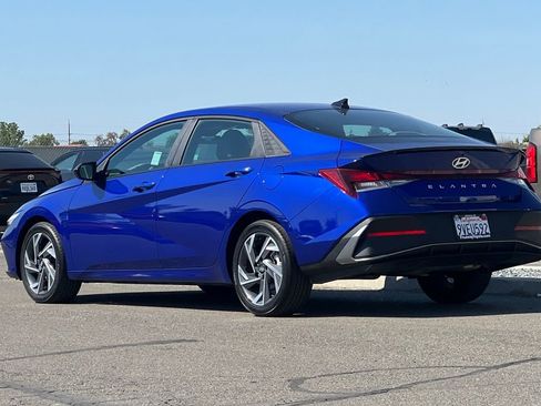 Used 2025 Hyundai Elantra Sport FWD image 7