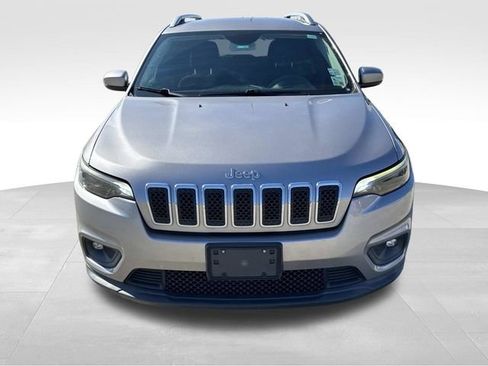 Used 2019 Jeep Cherokee Latitude w/ Popular Appearance Group image 2