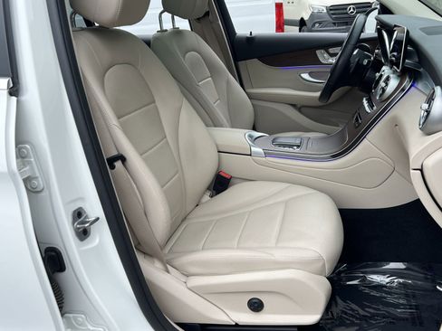 Used 2022 Mercedes-Benz GLC 300 4MATIC image 26