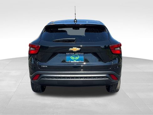 Certified 2024 Chevrolet Trax LS FWD image 3