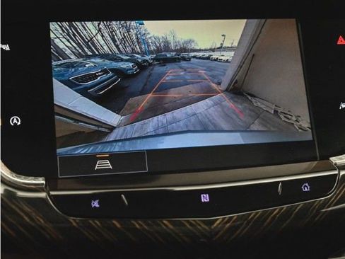 Used 2025 Cadillac XT6 Premium Luxury image 6