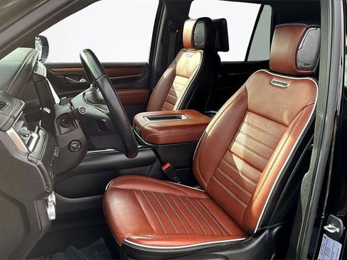 Used 2023 GMC Yukon Denali Ultimate image 25