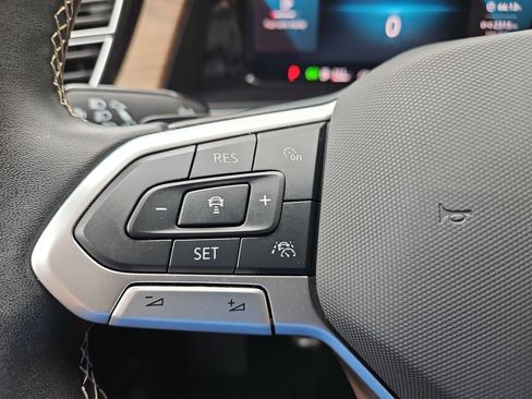 Used 2025 Volkswagen Atlas SE FWD image 21