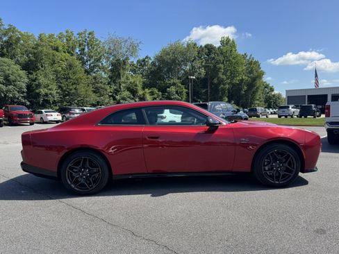 Used 2024 Dodge Charger Daytona R/T w/ Plus Group AWD/4WD image 4