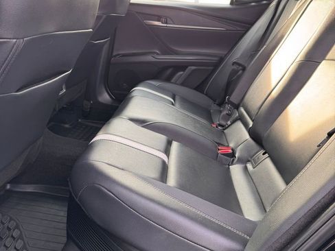 Used 2025 Toyota Camry SE image 11