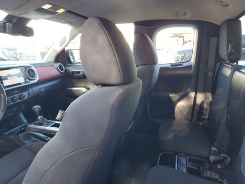 Used 2022 Toyota Tacoma SR5 image 10