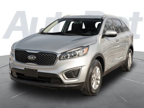Used 2016 Kia Sorento LX image 5